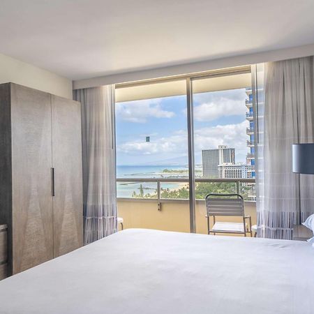 Embassy Suites By Hilton Waikiki Beach Walk Honolulu Kültér fotó