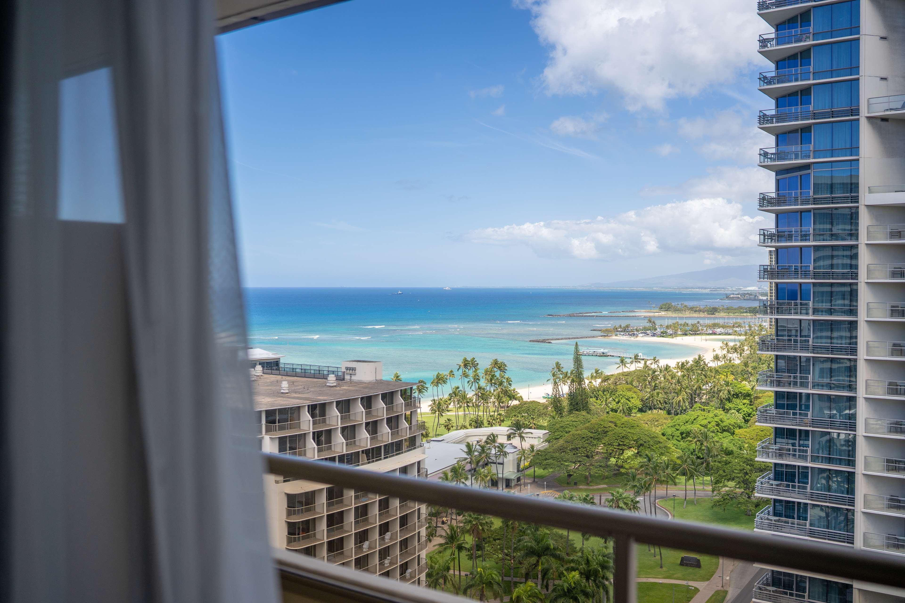 Embassy Suites By Hilton Waikiki Beach Walk Honolulu Kültér fotó