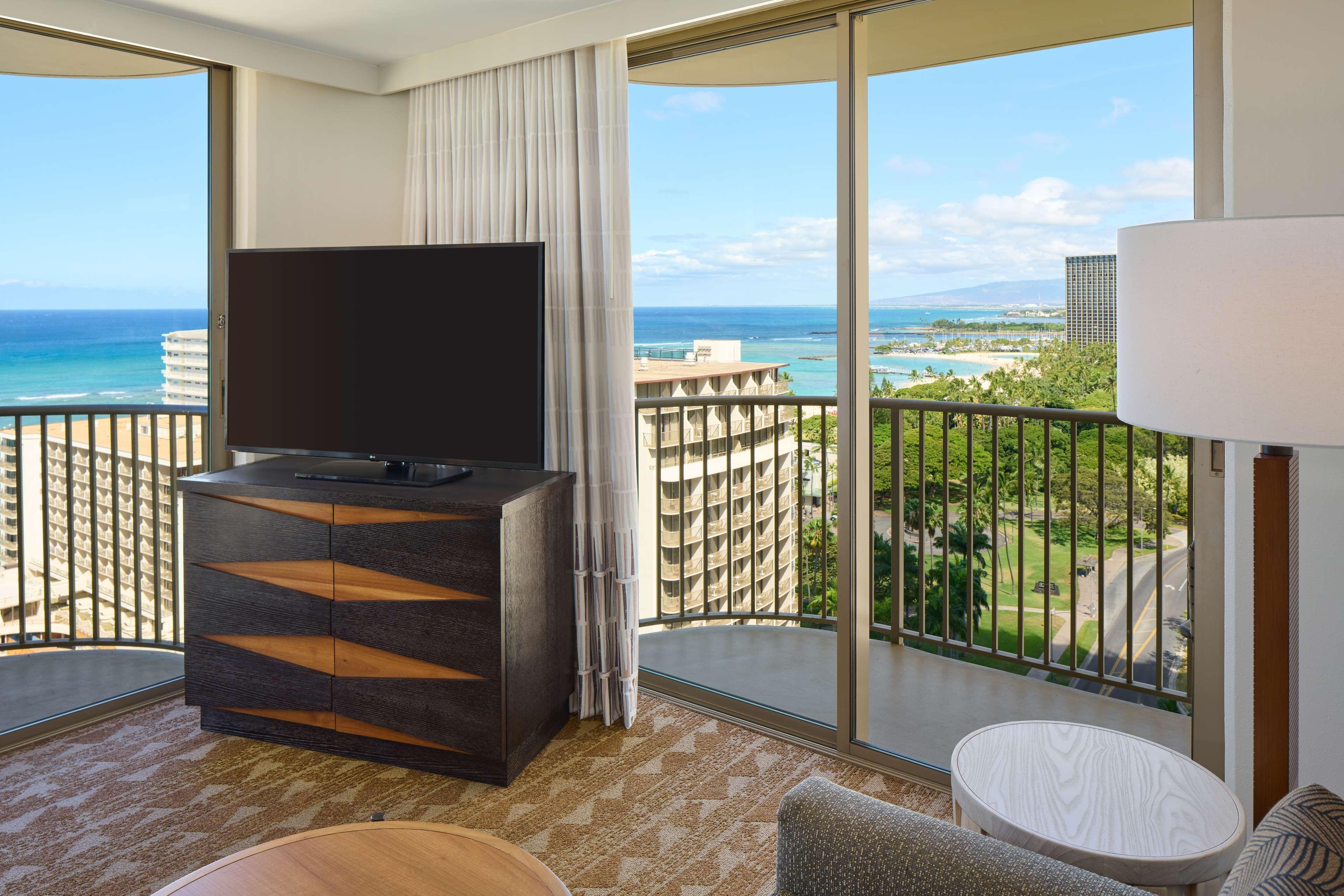 Embassy Suites By Hilton Waikiki Beach Walk Honolulu Kültér fotó