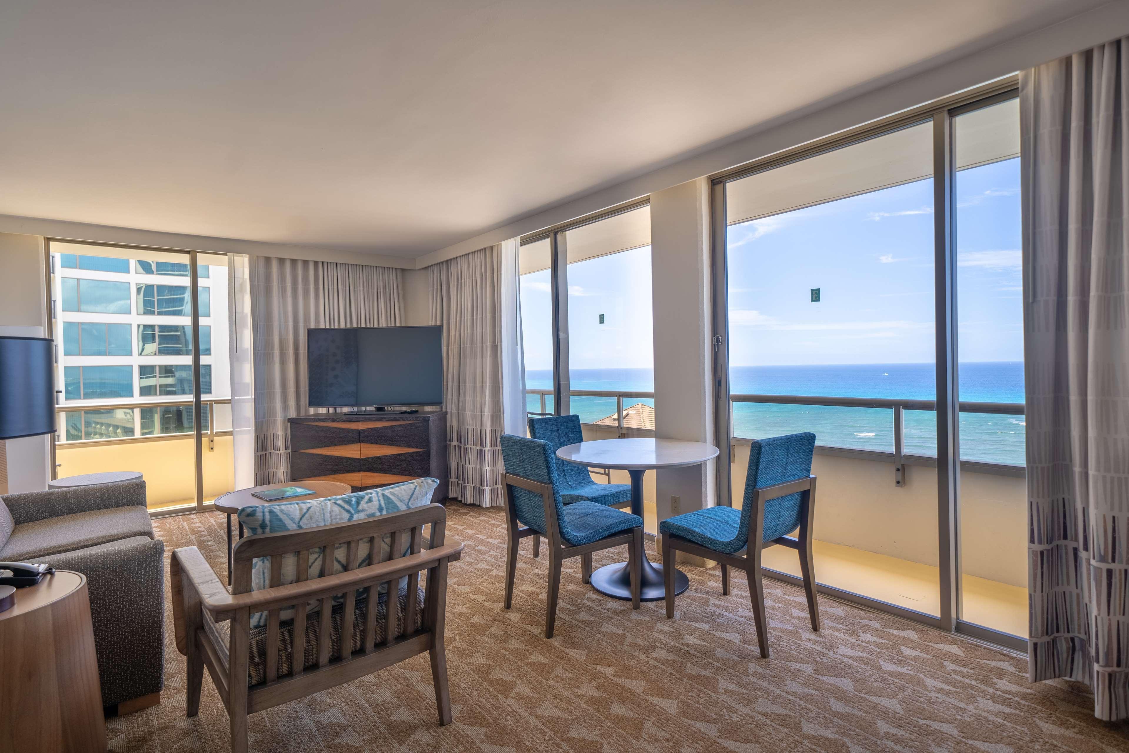 Embassy Suites By Hilton Waikiki Beach Walk Honolulu Kültér fotó
