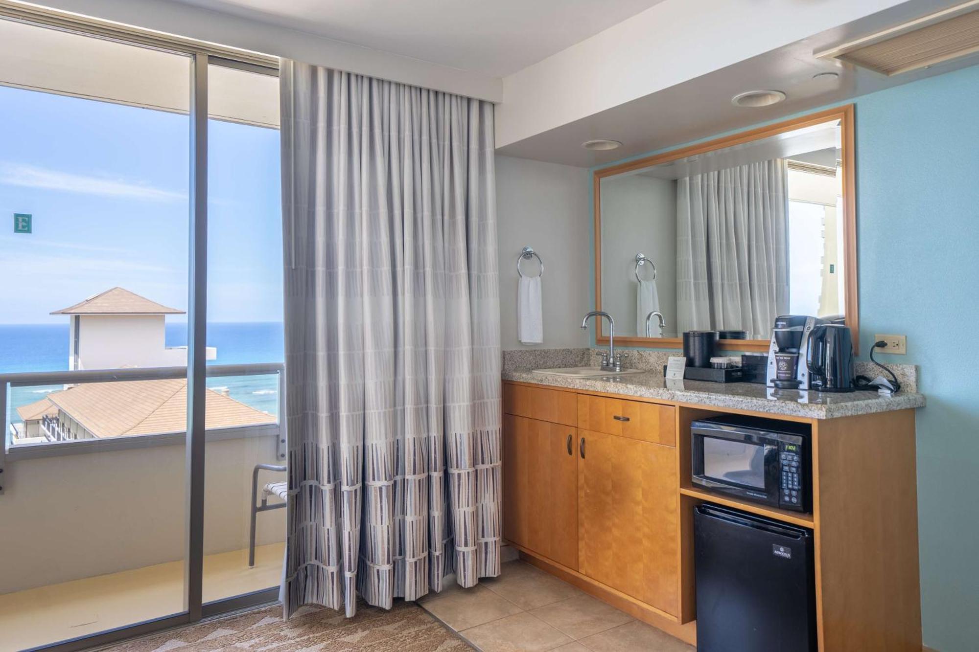 Embassy Suites By Hilton Waikiki Beach Walk Honolulu Kültér fotó
